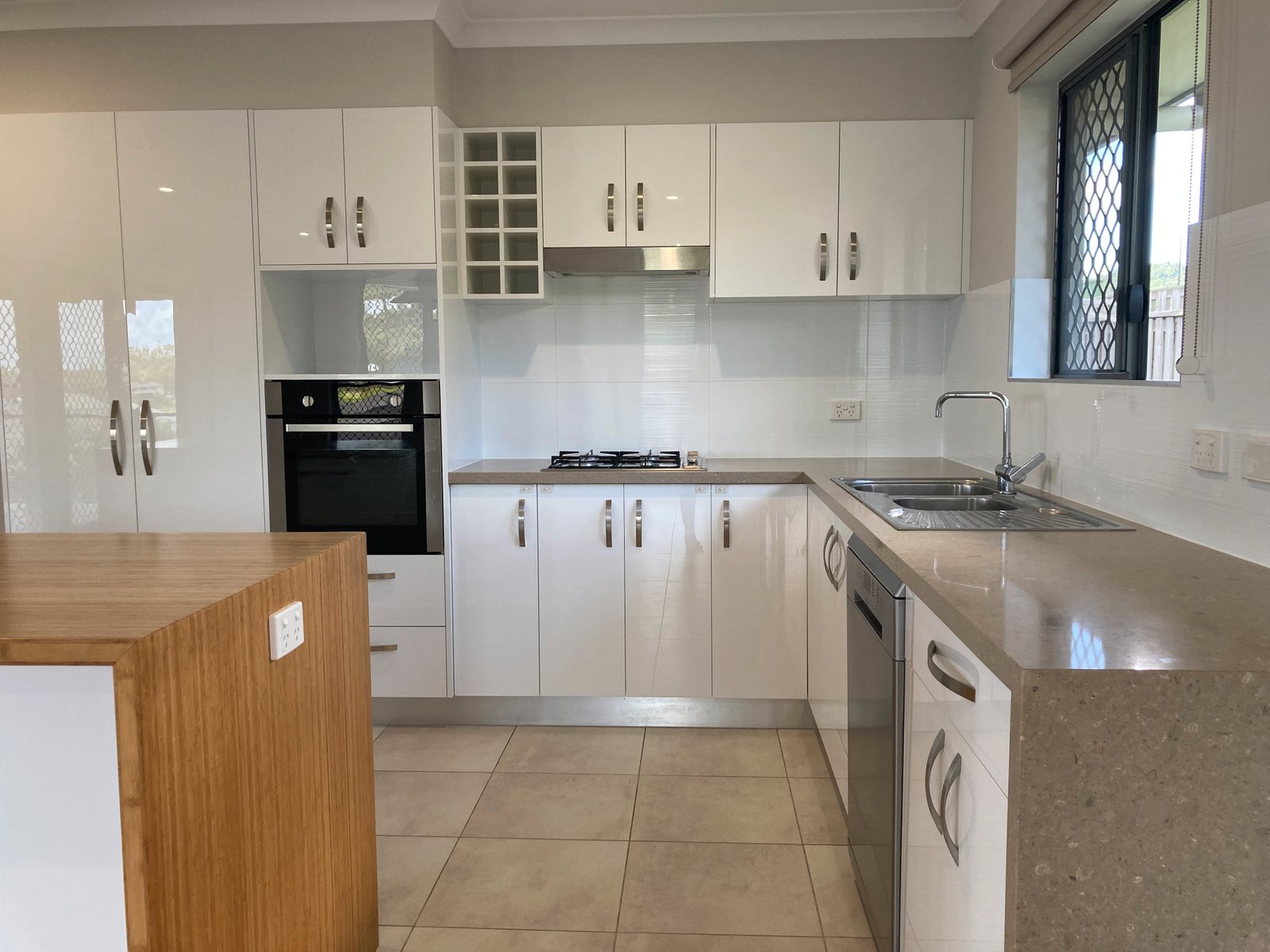 10 Vector Court CANNON VALLEY 5