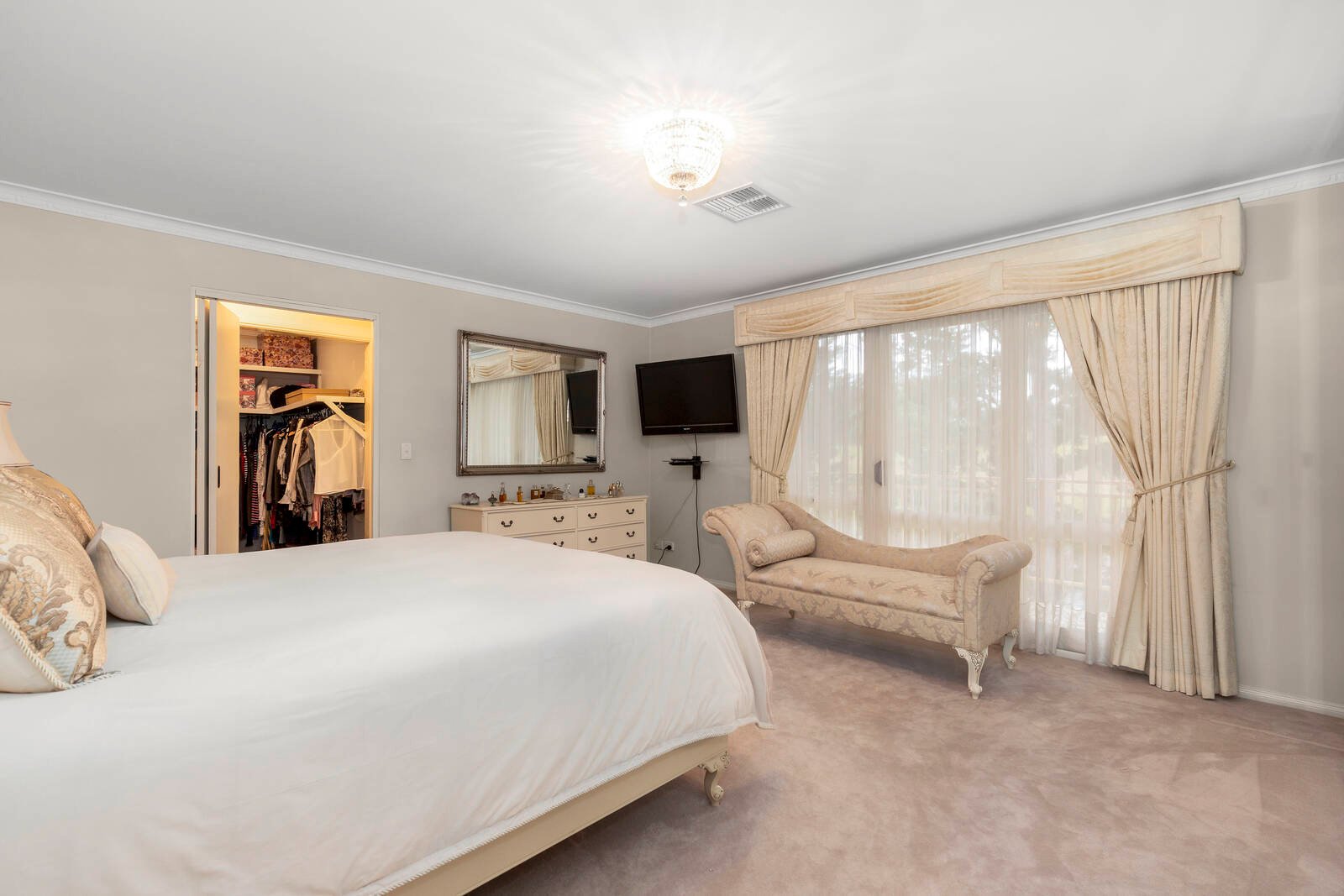 Real Estate and Property in 10 Veda Court, Templestowe, VIC