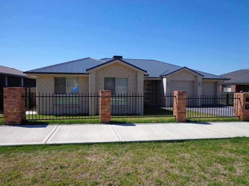10 Verdelho Drive TAMWORTH 1