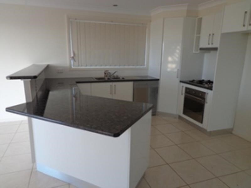 10 Verdelho Drive TAMWORTH 2
