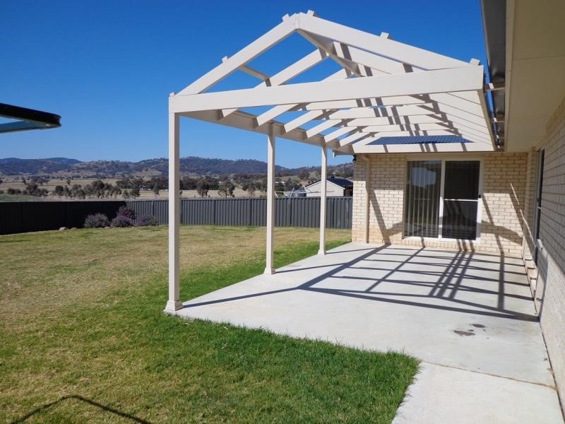 10 Verdelho Drive TAMWORTH 7