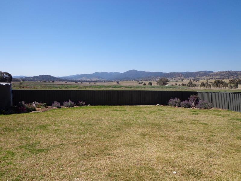 10 Verdelho Drive TAMWORTH 8