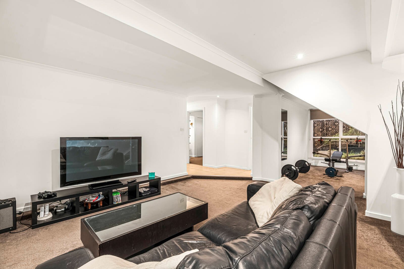 Real Estate and Property in 10 Wallara Close, Doncaster East, VIC