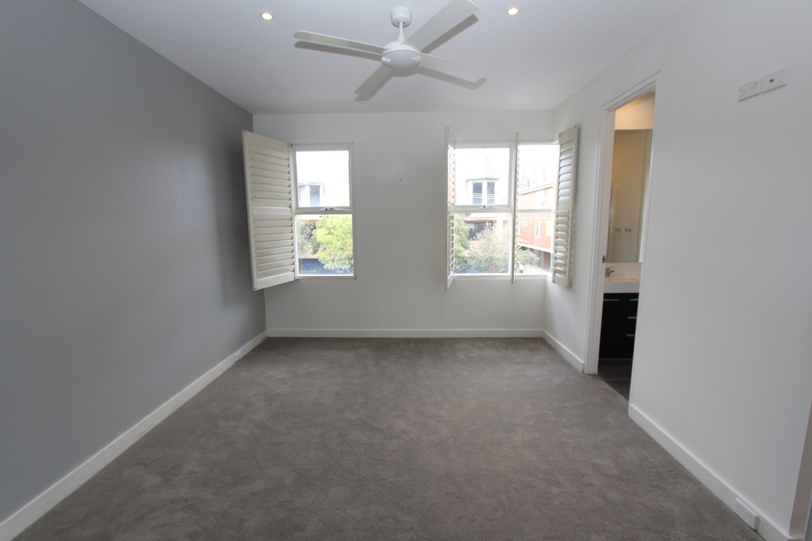 Real Estate and Property in 10 Wando Grove, St Kilda East, VIC