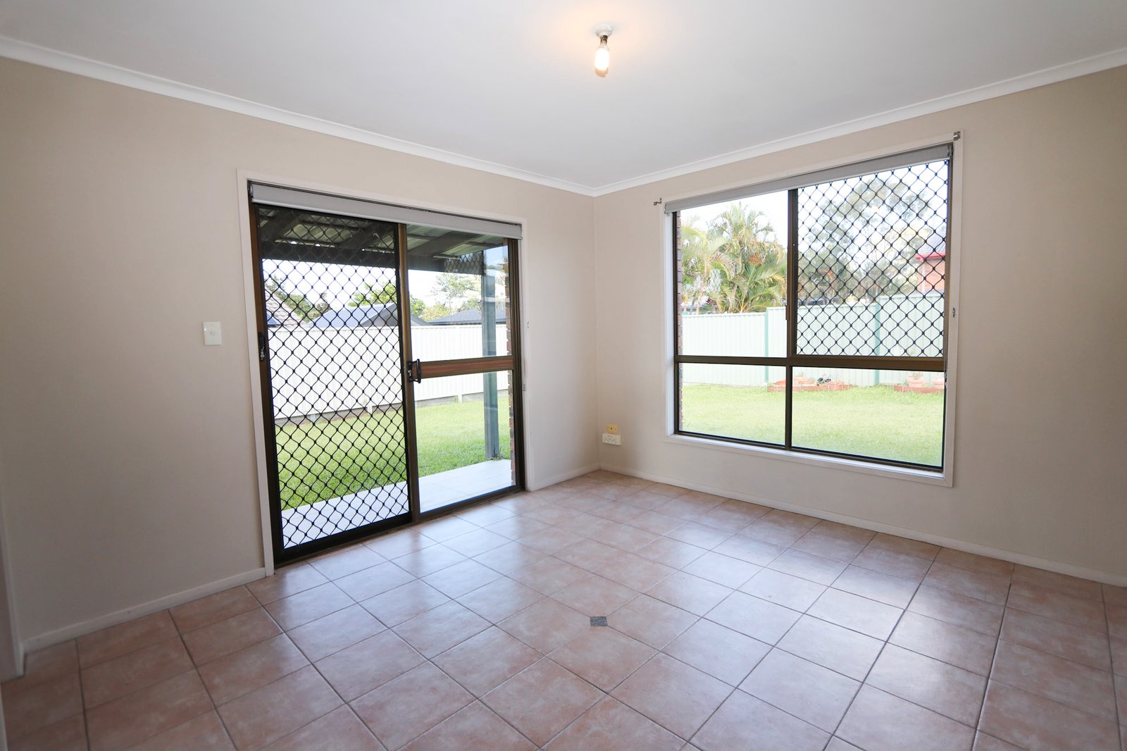 10 Wardoo Street ASHMORE 9