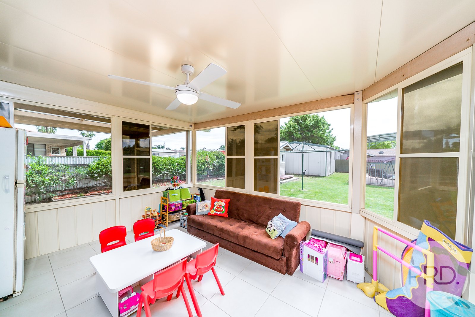 10 Warrambool Crescent GLENFIELD PARK 6