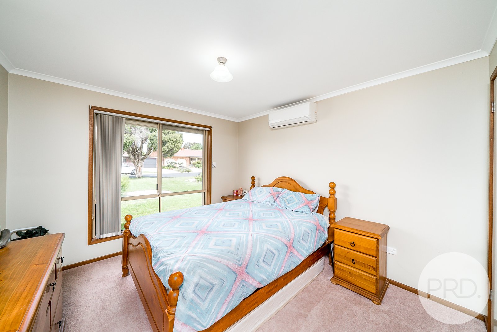 10 Warrambool Crescent GLENFIELD PARK 7