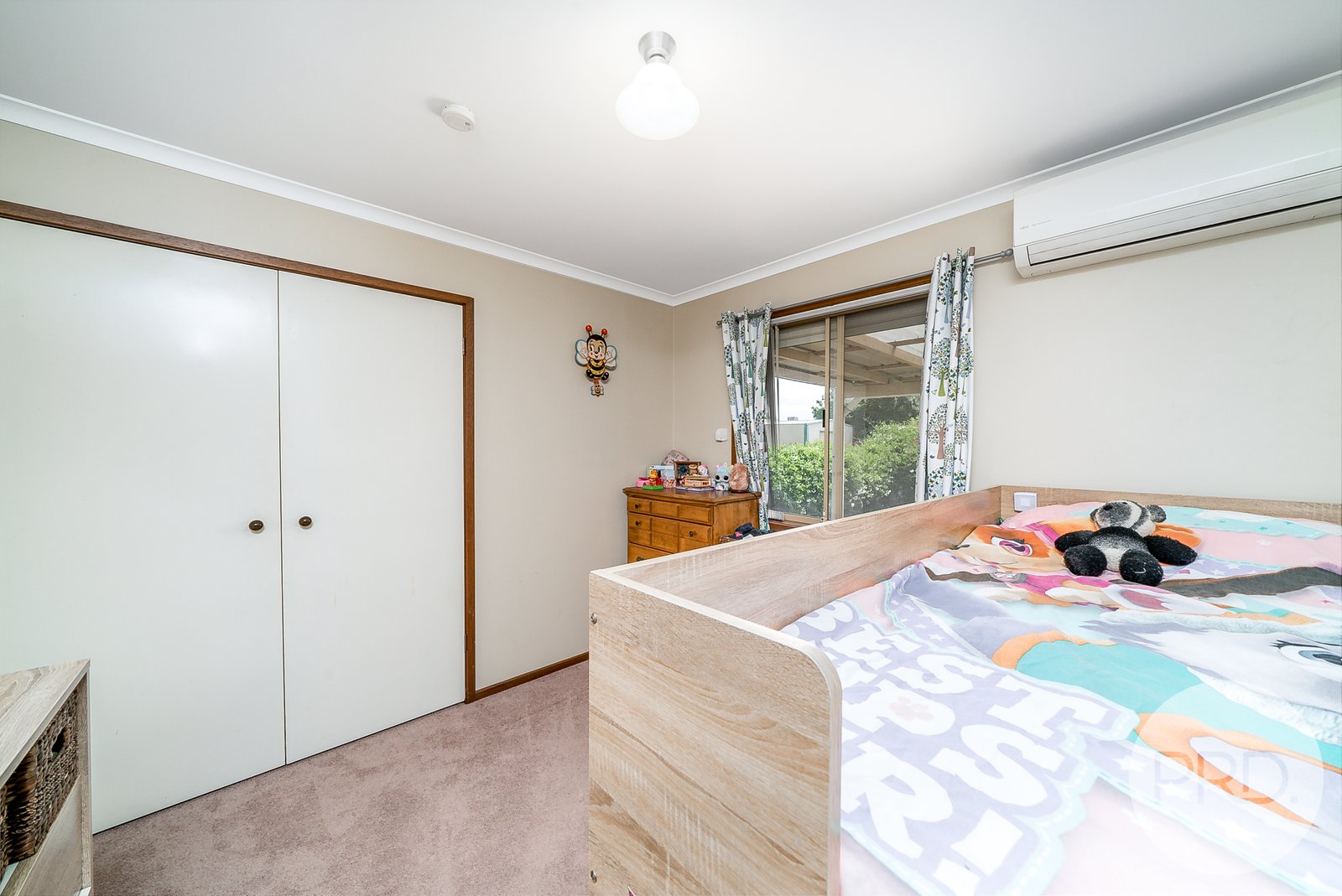 10 Warrambool Crescent GLENFIELD PARK 9