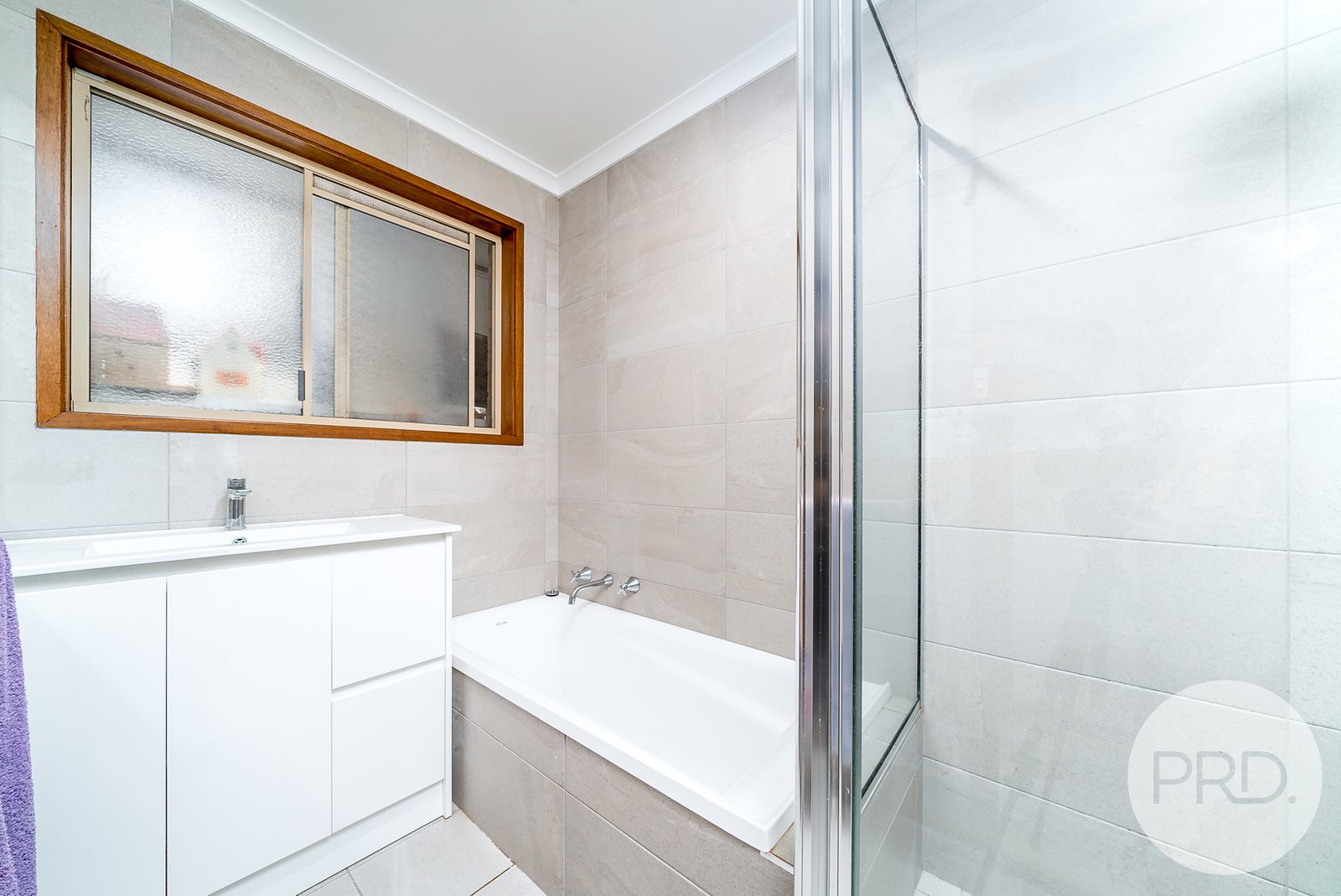10 Warrambool Crescent GLENFIELD PARK 10