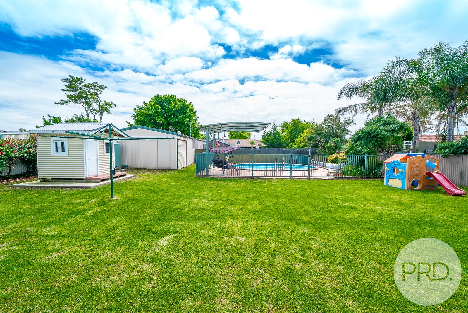 10 Warrambool Crescent GLENFIELD PARK 11