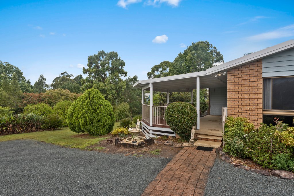 10 Weir Street NANA GLEN 4