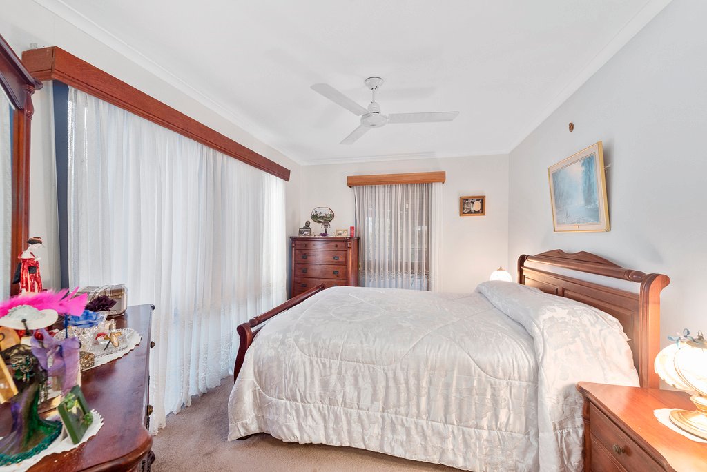 10 Weir Street NANA GLEN 8