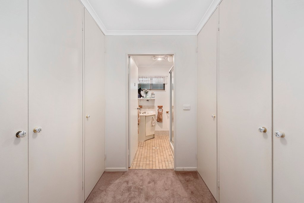 10 Weir Street NANA GLEN 9