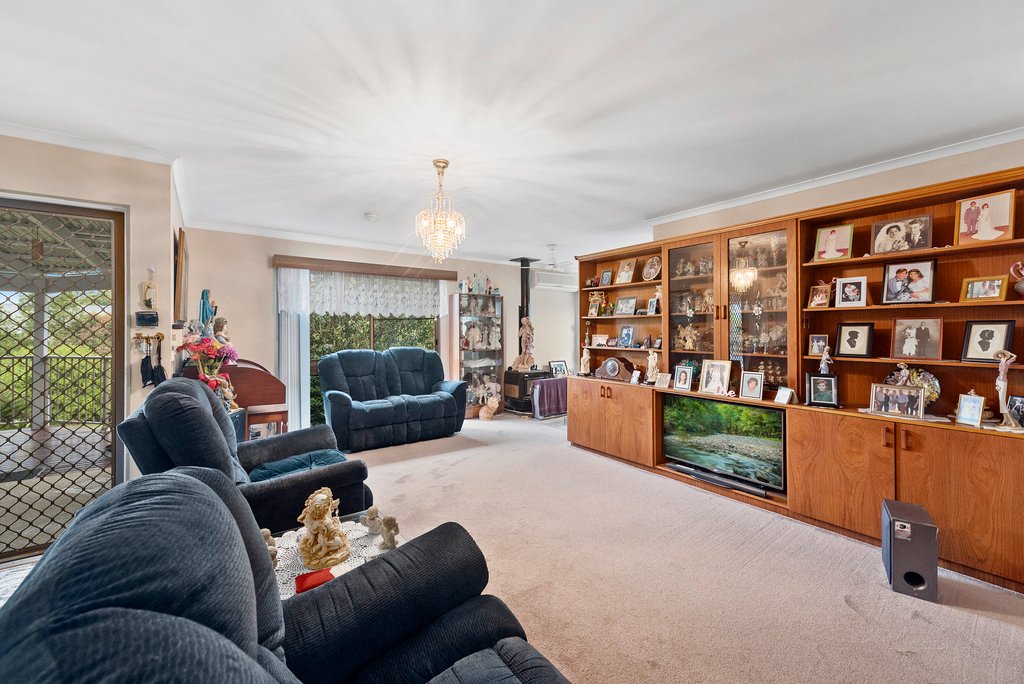 10 Weir Street NANA GLEN 17