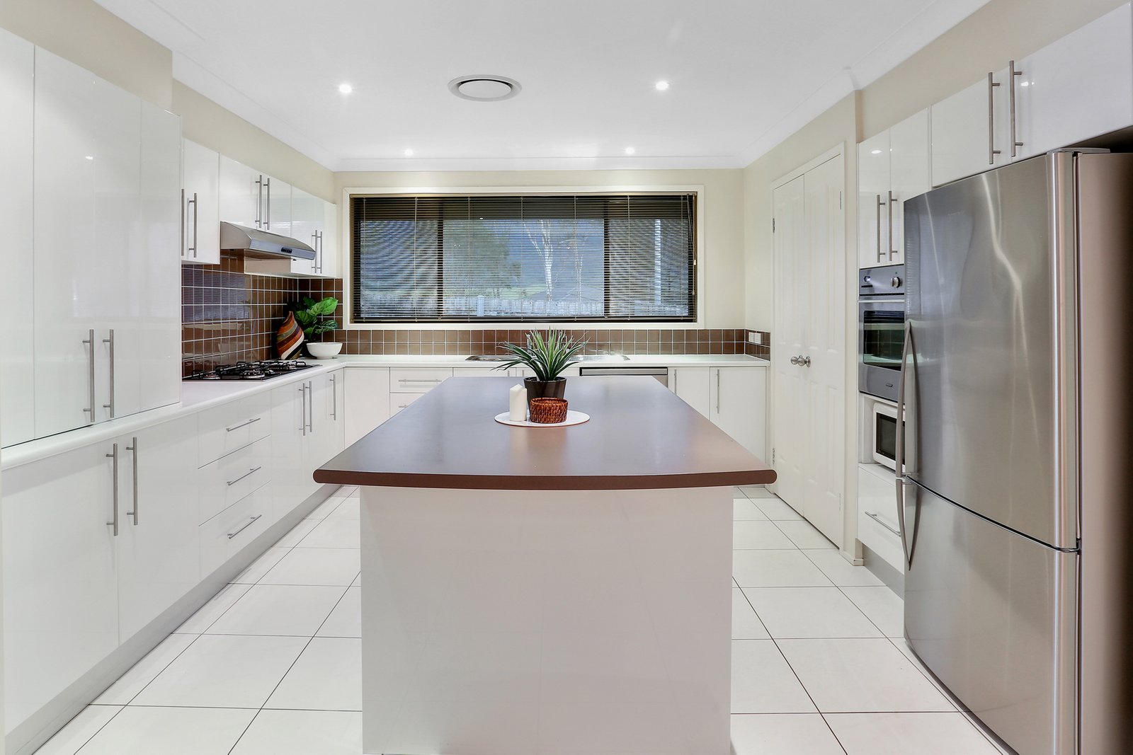 10 Weston Place HORSLEY 3