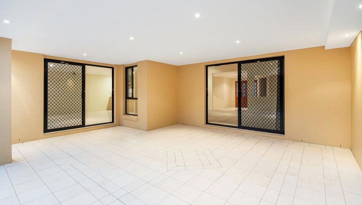 10 Whitehead Drive BURLEIGH WATERS 13