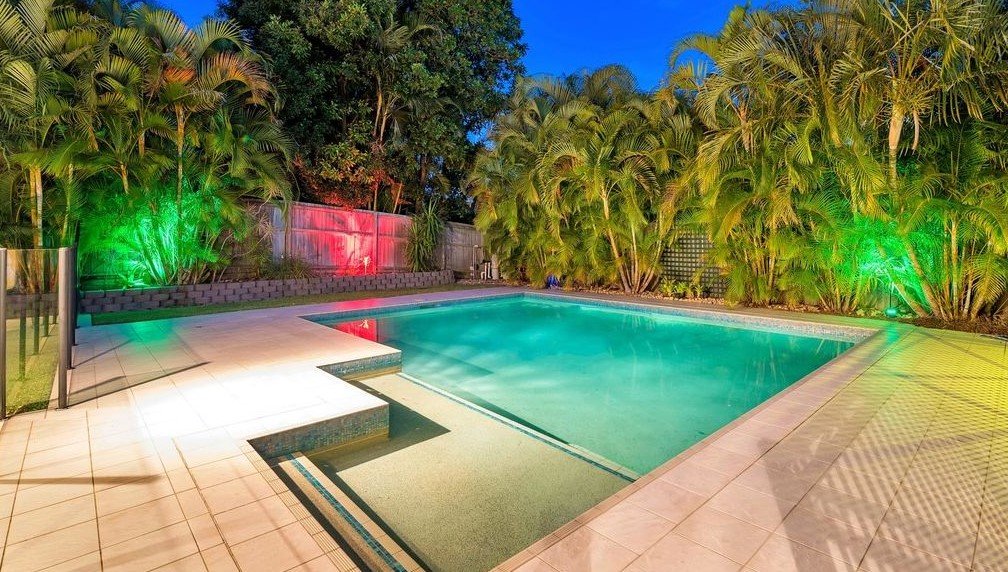 10 Whitehead Drive BURLEIGH WATERS 15