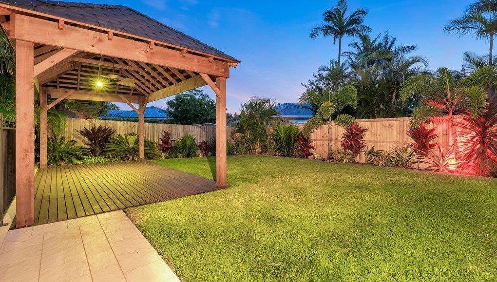 10 Whitehead Drive BURLEIGH WATERS 16