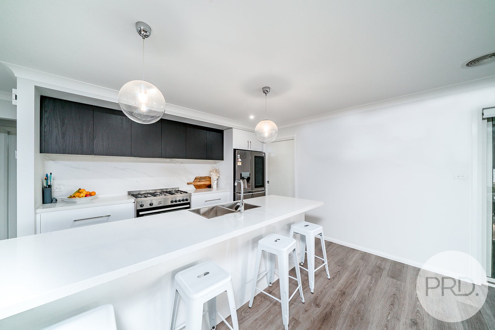 10 Winter Avenue GOBBAGOMBALIN 2