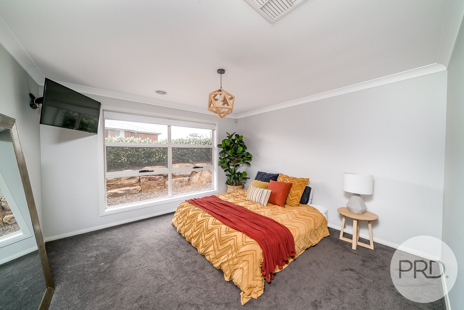 10 Winter Avenue GOBBAGOMBALIN 5