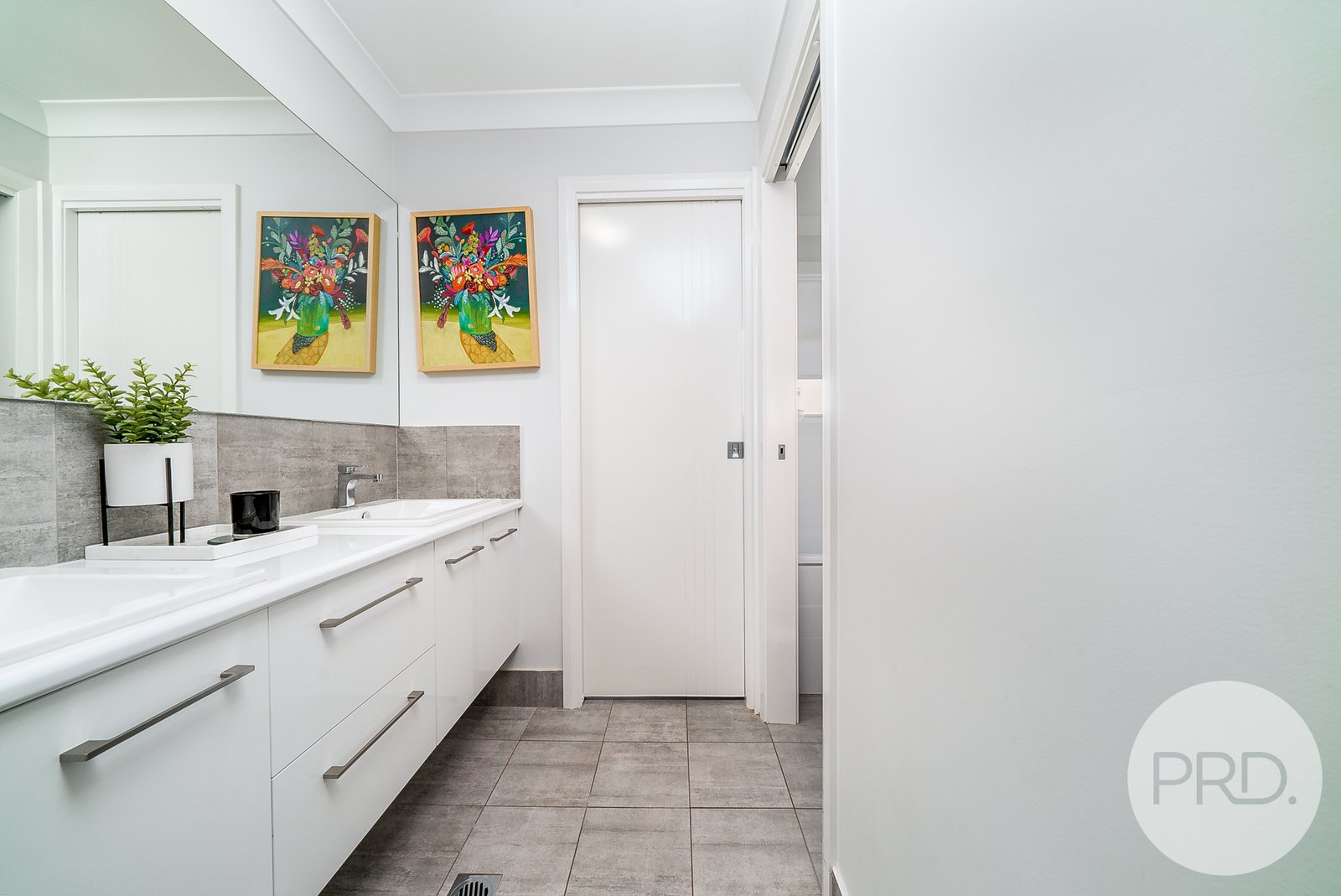 10 Winter Avenue GOBBAGOMBALIN 9