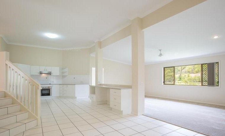 10 Wonga Street BURLEIGH HEADS 2