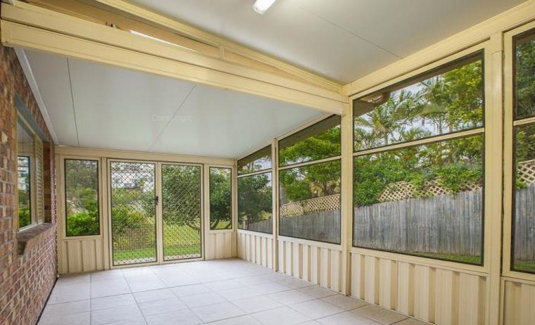 10 Wonga Street BURLEIGH HEADS 3