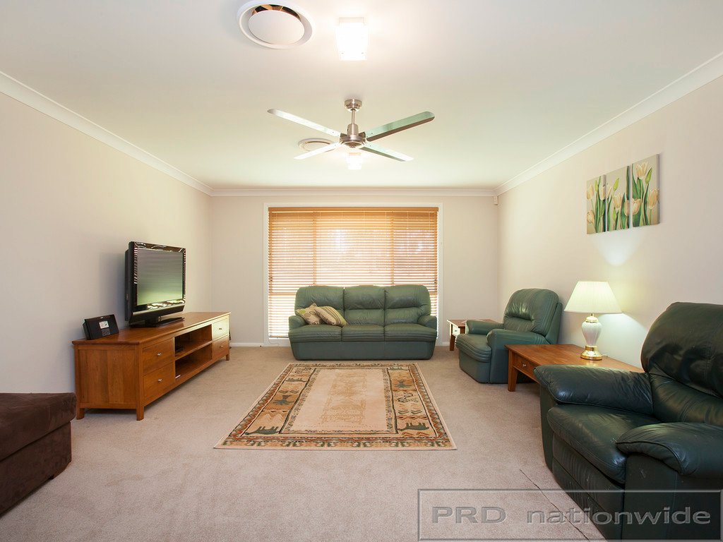 10 Woodlands Drive THORNTON 7