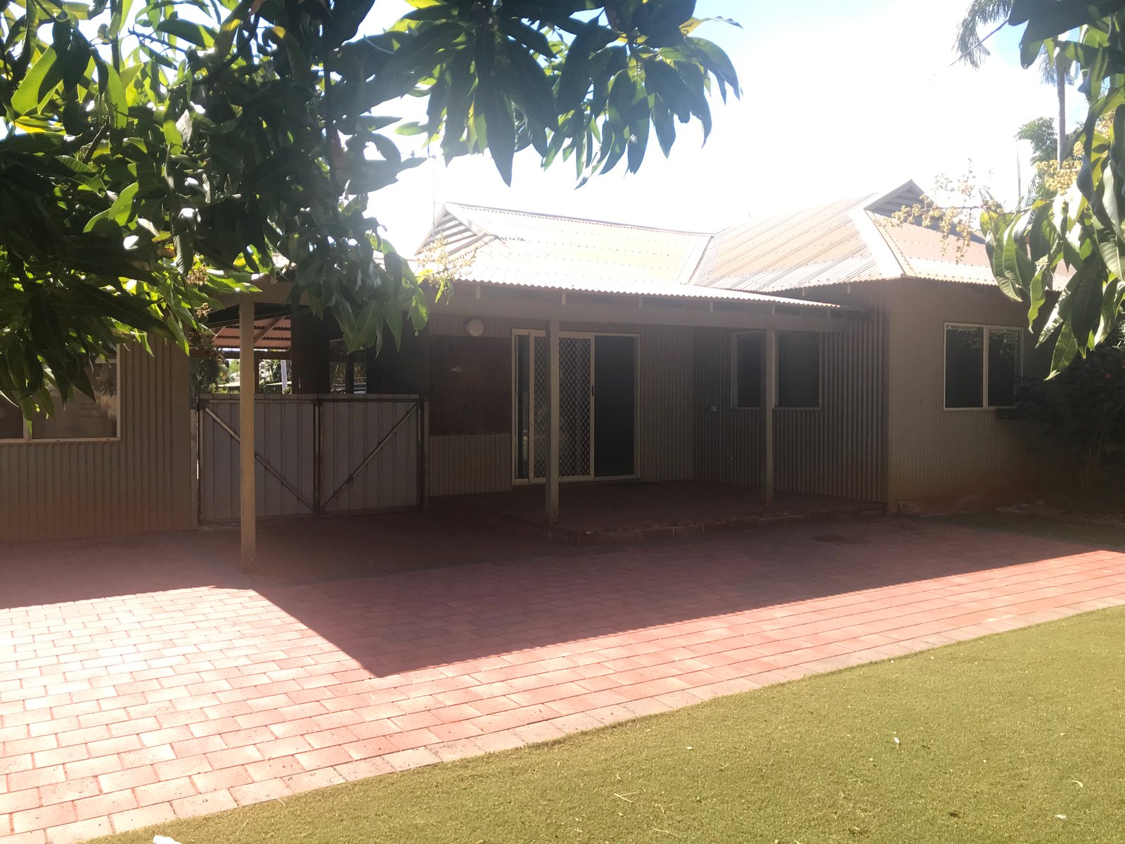 10 Woods Drive CABLE BEACH 8