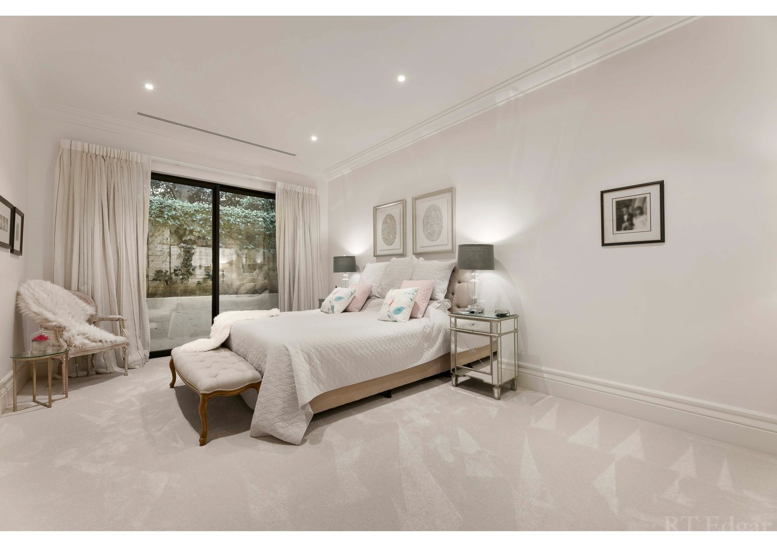 Real Estate and Property in 10 Woorigoleen Road, Toorak, VIC