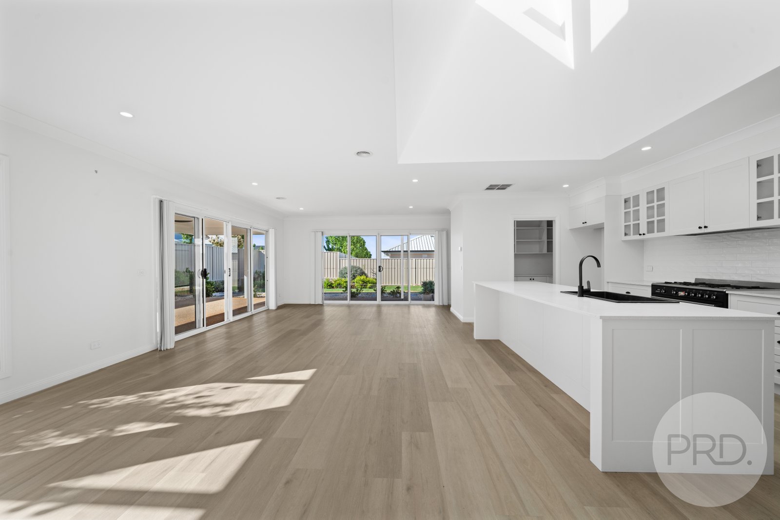 10 Wyoming Avenue GOBBAGOMBALIN 2