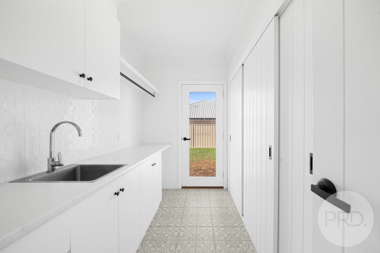 10 Wyoming Avenue GOBBAGOMBALIN 12