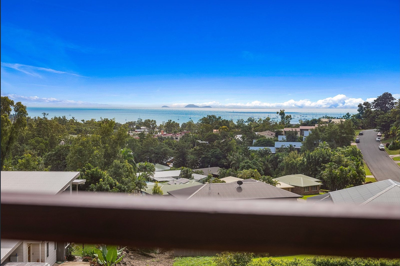 10 Yachtsman Parade CANNONVALE 12