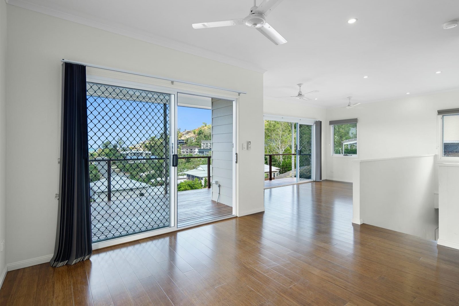 10 Yachtsman Parade CANNONVALE 13