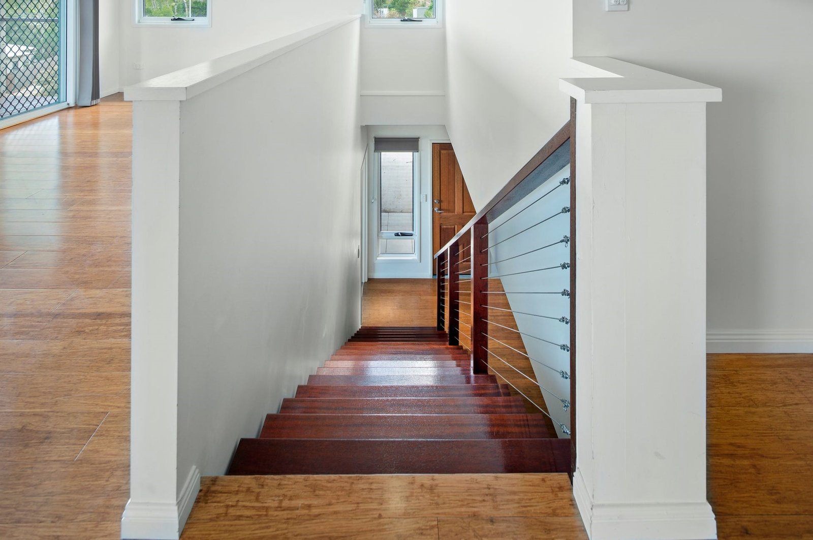 10 Yachtsman Parade CANNONVALE 14