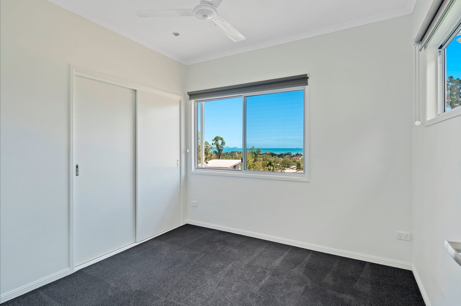 10 Yachtsman Parade CANNONVALE 19