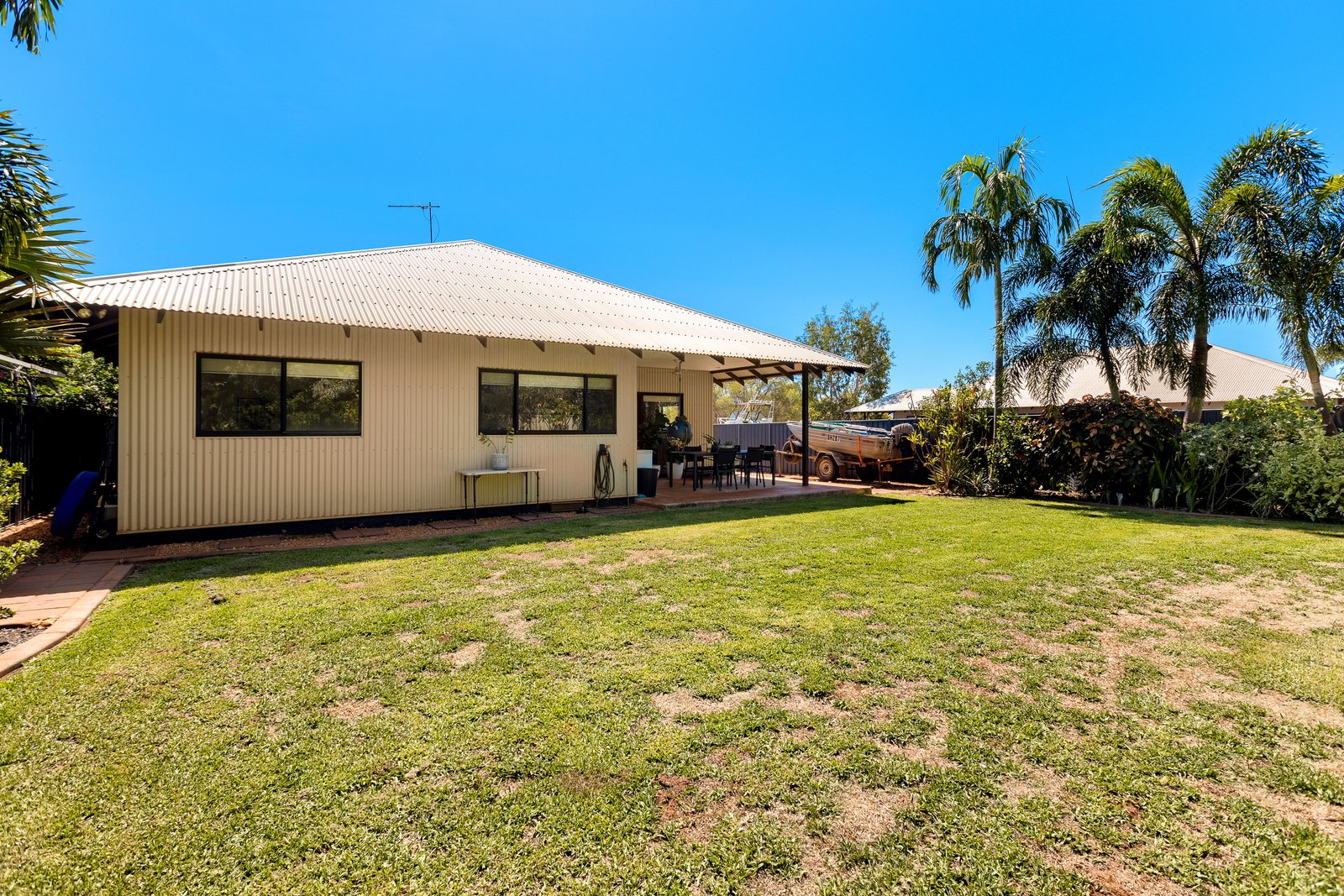 10 Yamasaki Vista BILINGURR 18