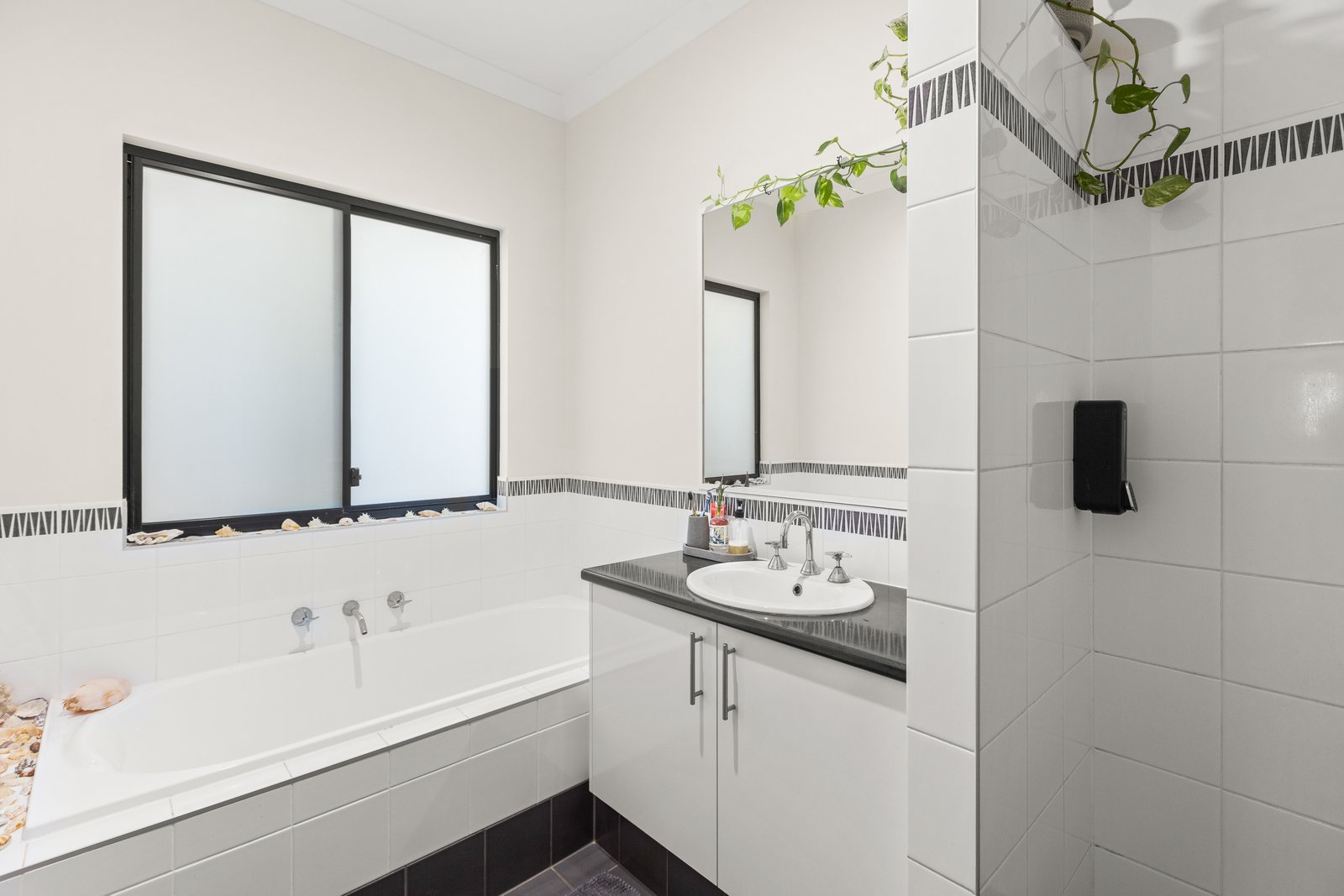 10 Yamasaki Vista BILINGURR 20