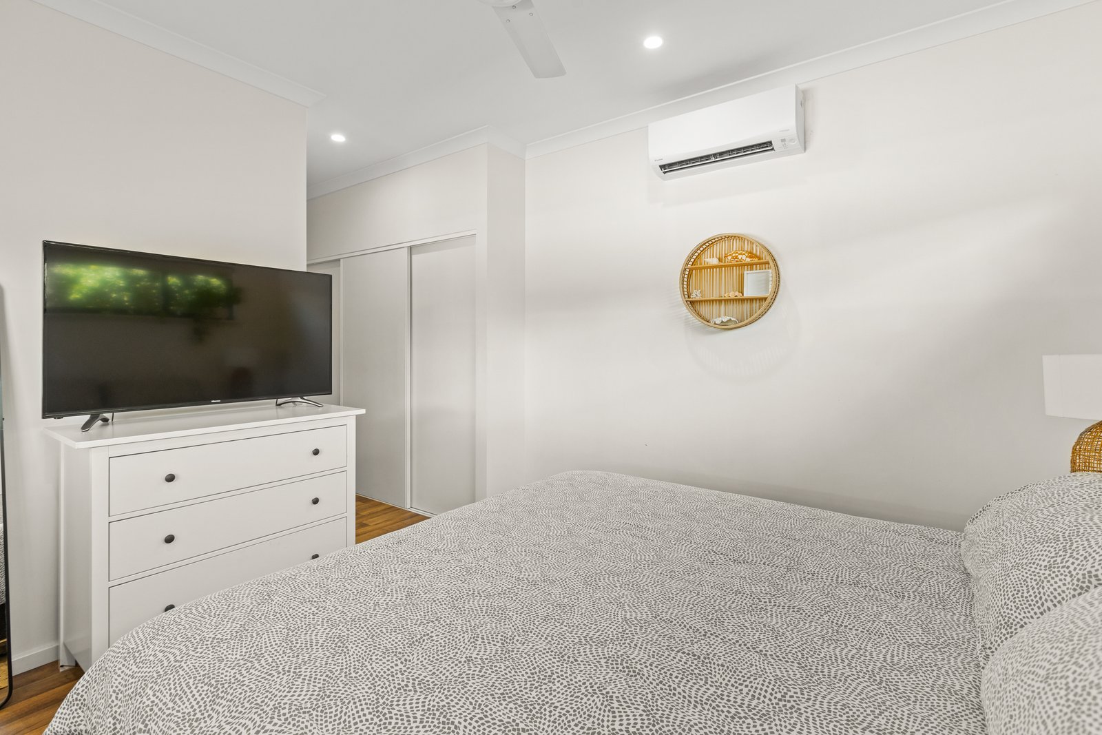 10 Yamasaki Vista BILINGURR 25