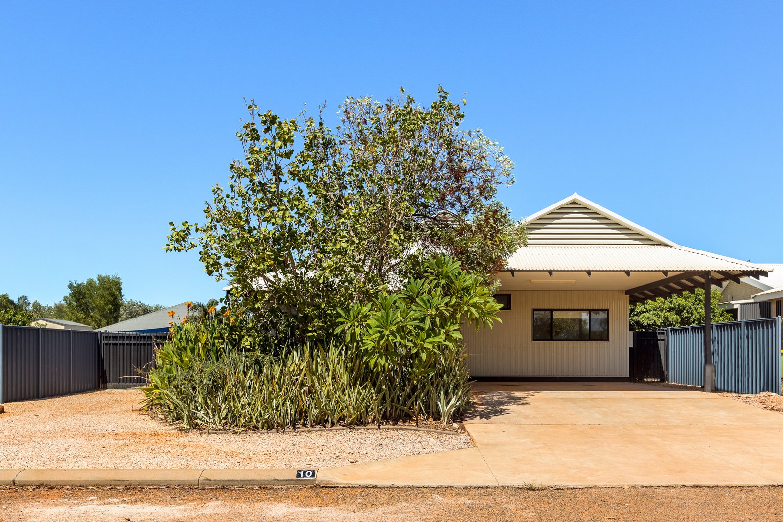 10 Yamasaki Vista BILINGURR 27