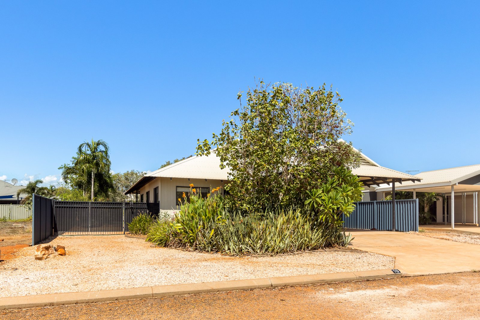 10 Yamasaki Vista BILINGURR 28