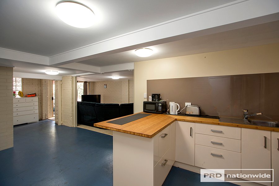 10 Yarral Avenue TAMWORTH 4