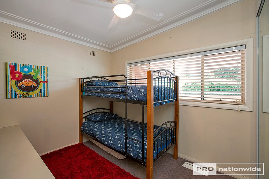 10 Yarral Avenue TAMWORTH 6