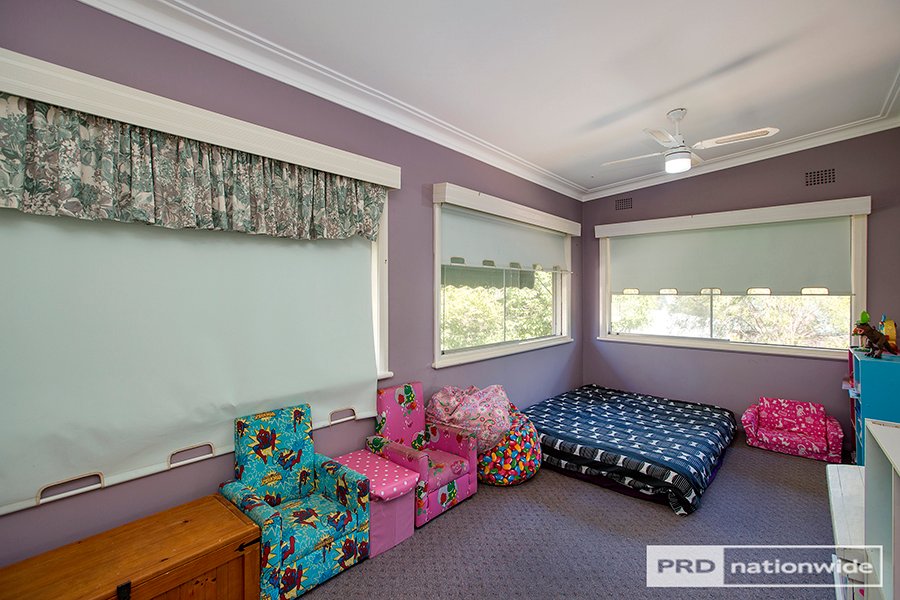 10 Yarral Avenue TAMWORTH 7