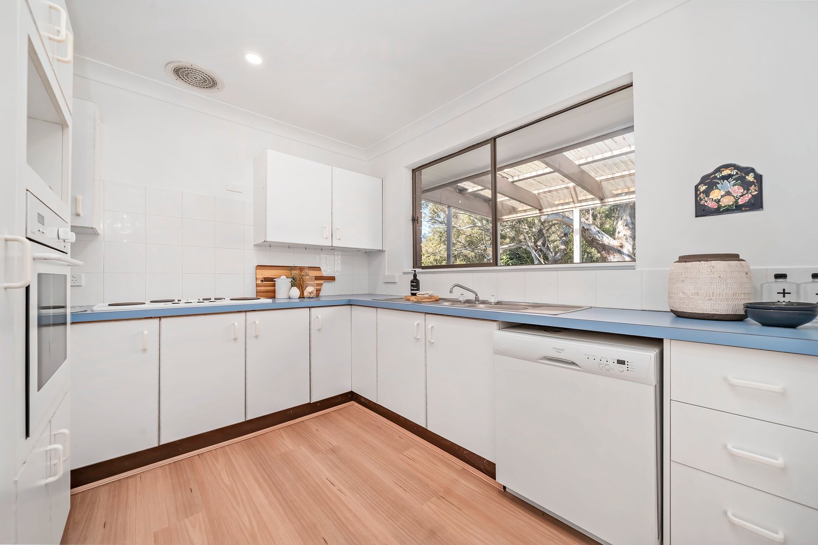 10 Yoolarai Crescent NELSON BAY 12