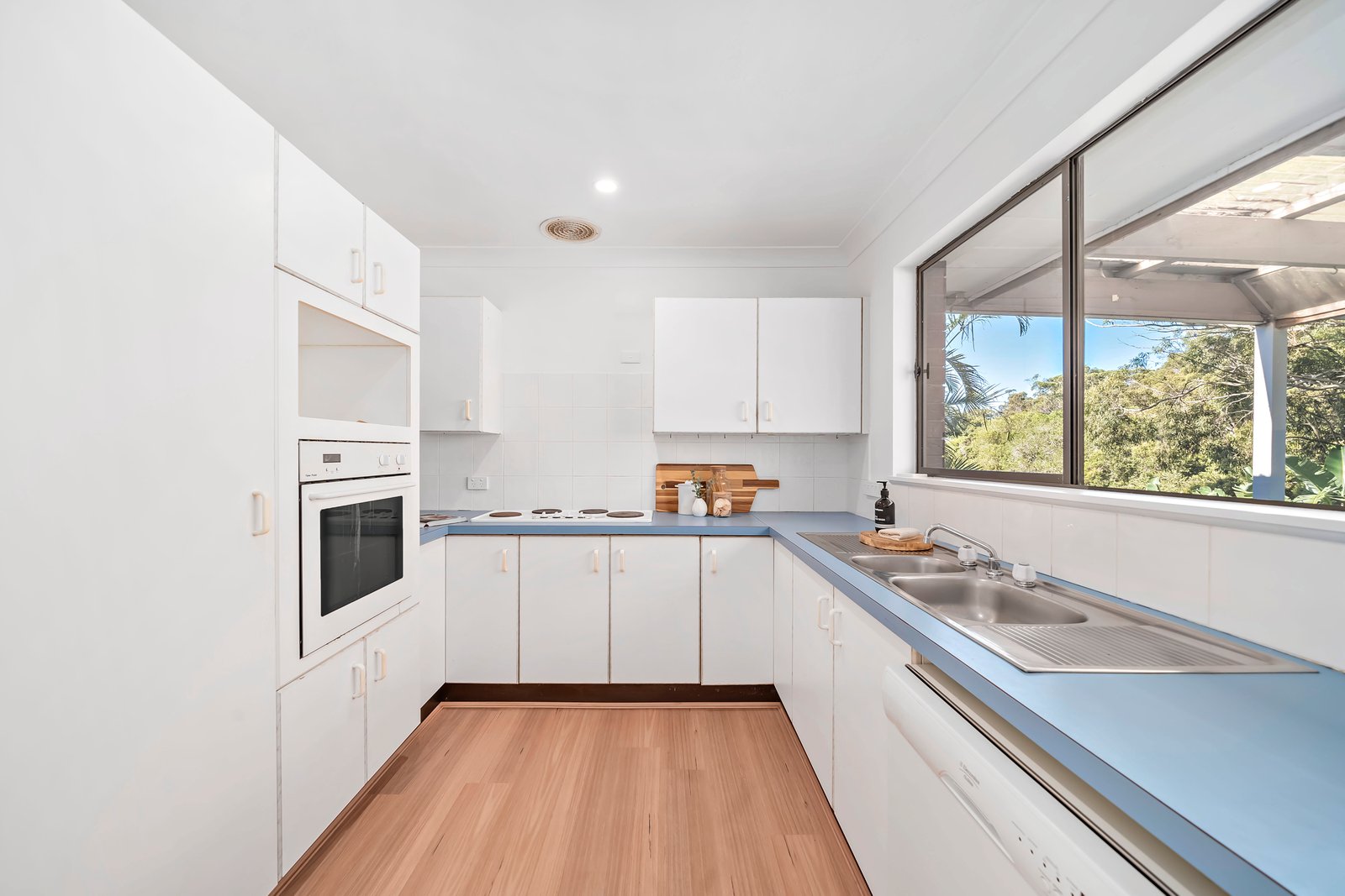 10 Yoolarai Crescent NELSON BAY 9