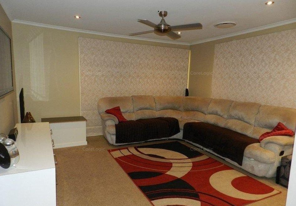 10 Yorkshire Crescent SHEPPARTON 2