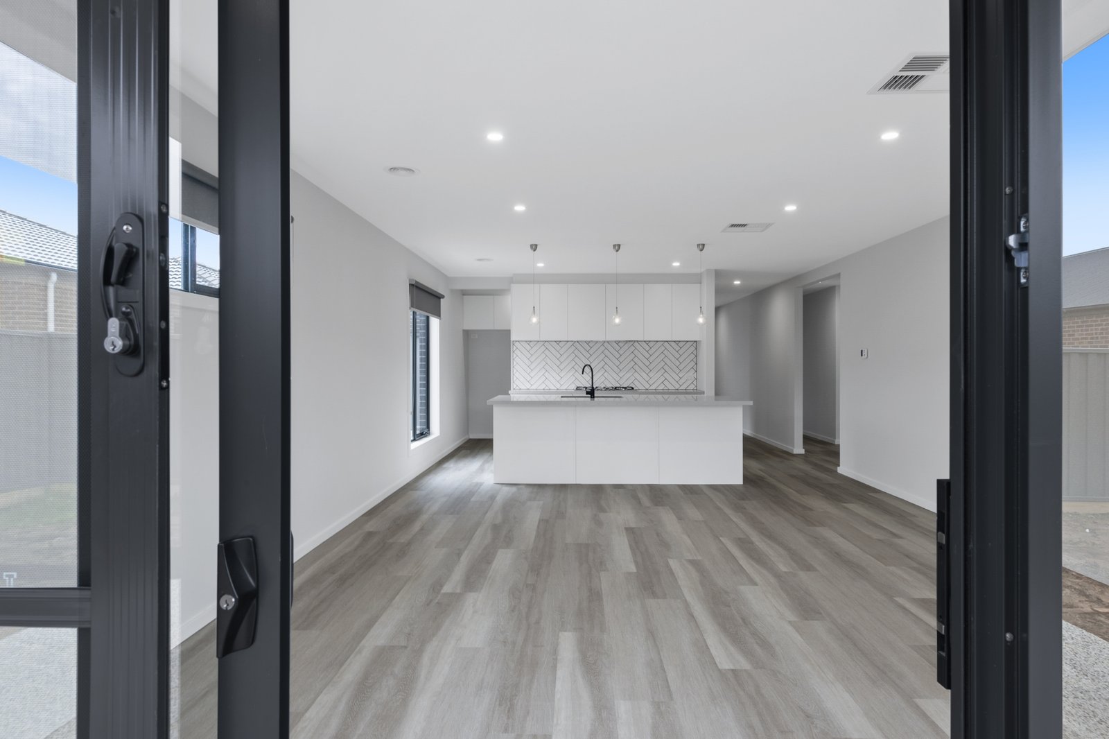 Gallery: 10 Zircon Street