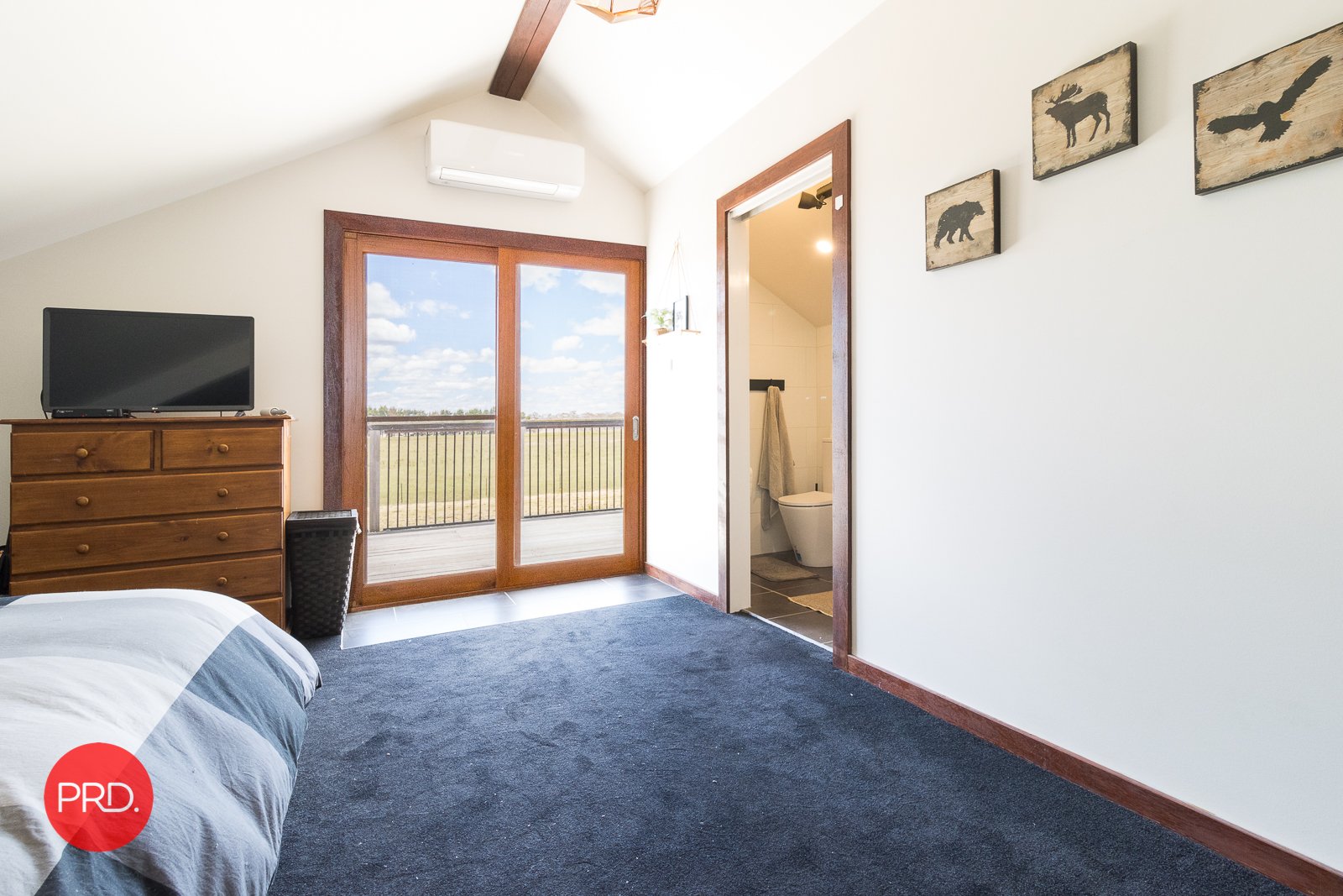 100 Cullulla Road TARAGO 8