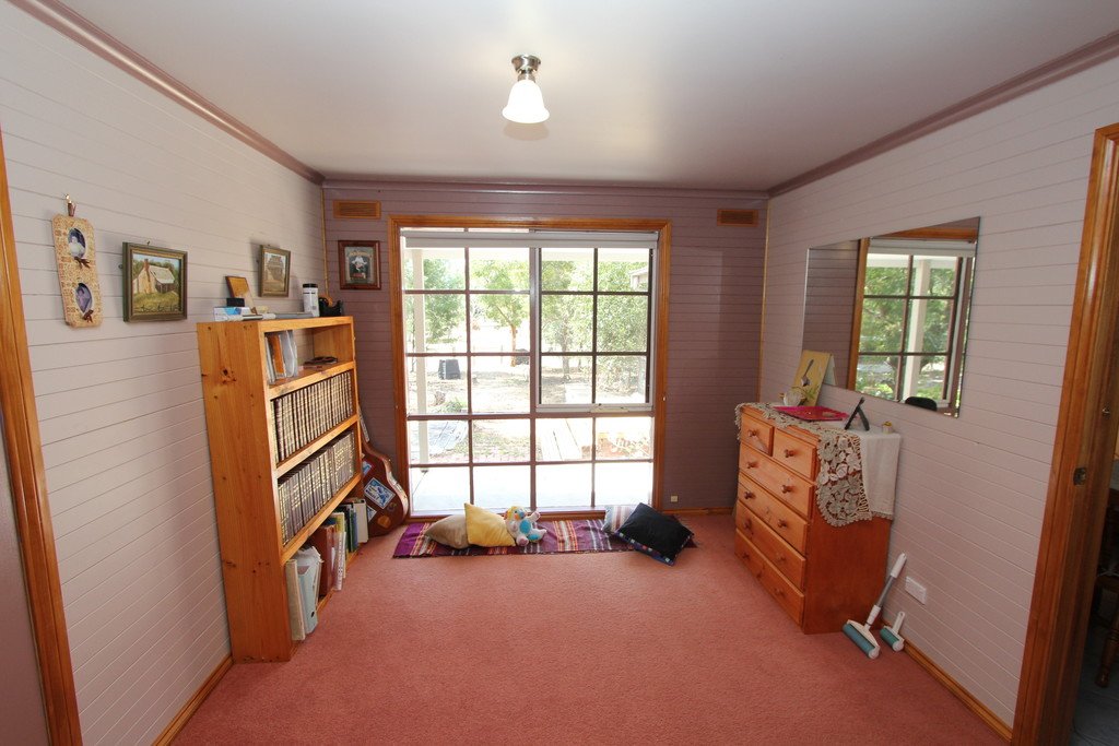 100 Jollys Hill Road SMYTHES CREEK 8